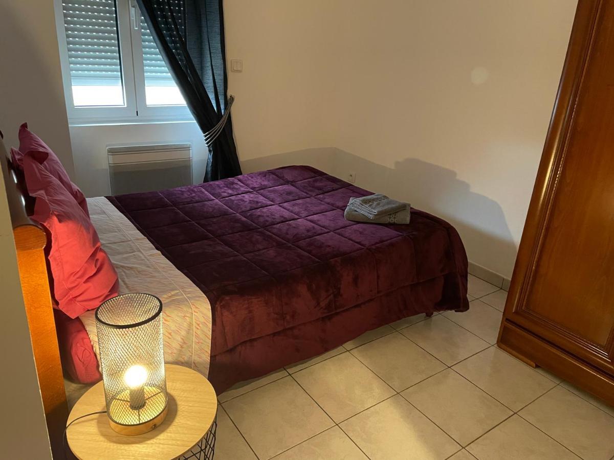 Chez Nous -Parking Gratuit Et Wifi A Vierzon Lägenhet Exteriör bild