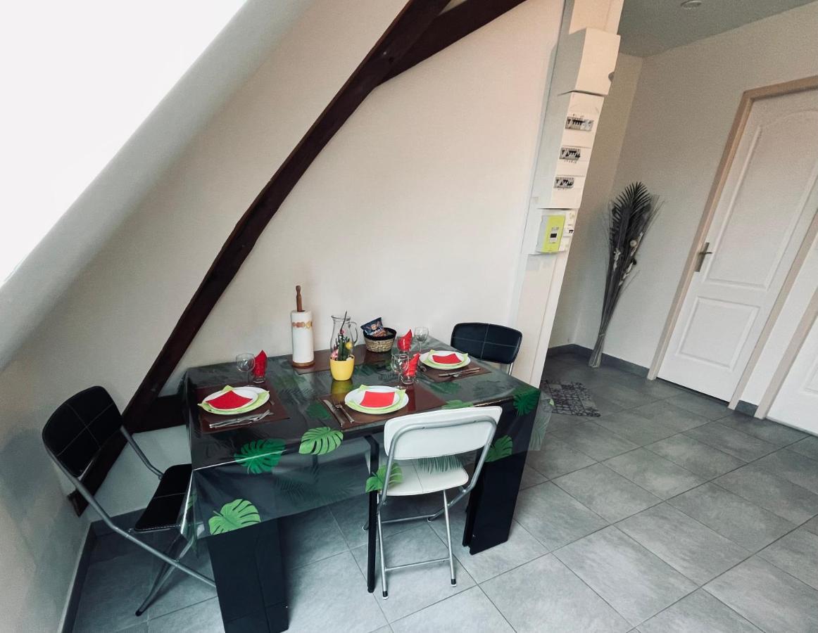 Chez Nous -Parking Gratuit Et Wifi A Vierzon Lägenhet Exteriör bild